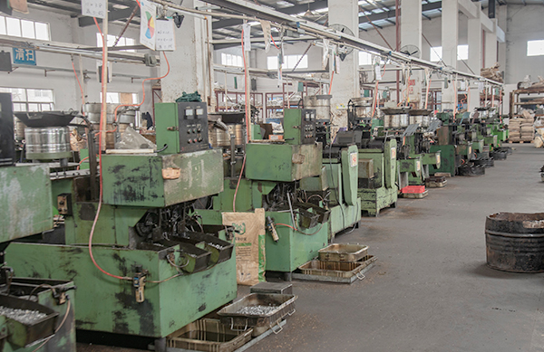 陽(yáng)昶精密制造生產(chǎn)車間